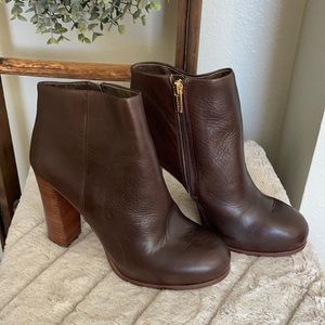 Vince Camuto Booties Size 7 NWOB